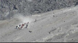 Jenazah Eri Diestafet dari Kawah Merapi, Begini Penampakannya