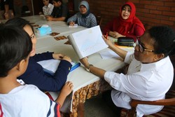 Ini Aktivitas 5 Anak yang Ditelantarkan Saat Dikunjungi Menteri Yohana