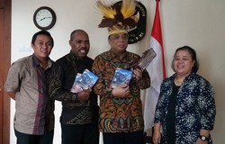 Menko Kemaritiman Diminta Lindungi Burung Cendrawasih dari Kepunahan