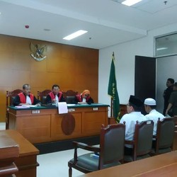 Terlibat Penipuan dengan Skema Ponzi, Pimpinan Pengajian di Cibubur Diadili
