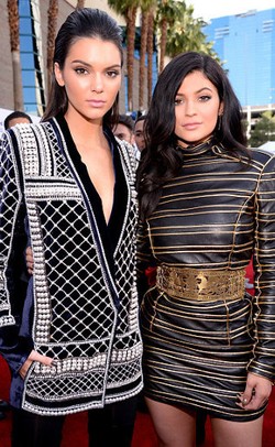Kendall dan Kylie Jenner Disoraki Penonton di Bilboard Music Awards
