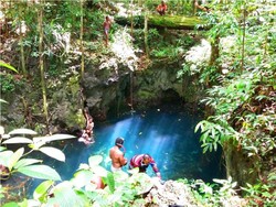 Inikah Danau Paling Jernih & Biru di Papua?