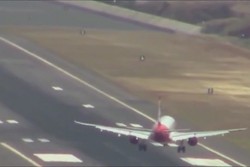 Adegan Pesawat Mendarat Paling Mengerikan Terekam Kamera