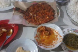 Palanta Minang, Kuliner Serba Seafood yang Rancak Bana!