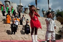 Dwarf Empire, Taman Rekreasi yang Kontroversial di Tiongkok