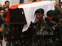 Jenazah Dubes Burhan Tiba di Kemenlu