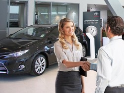 Tips Mengendarai Mobil yang Baru