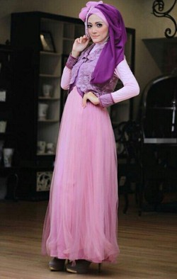 Foto: Gaya Feminin Mojang Bandung yang Serba Pink di Sunsilk Hijab Hunt