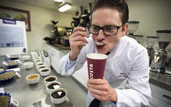 6 Ahli Kuliner Ini Mengasuransi Bagian Tubuhnya Hingga Ratusan Miliar Rupiah