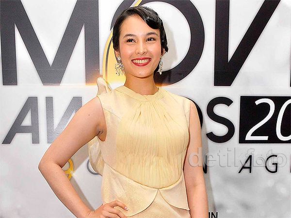 Tampil Anggun, Chelsea Islan Bikin Pria Terpesona