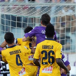 Fiorentina Hantam Parma 3-0