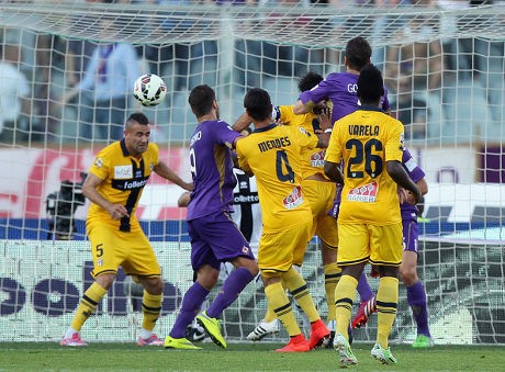 Fiorentina Hantam Parma 3-0