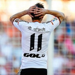 Bantu Korban Gempa Nepal, Valencia Lelang Jersey Spesial