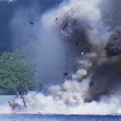 Diledakkan TNI AL, 17 Kapal Ikan Asing Jadi Puing-puing di Natuna
