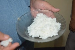 Ini Penampakan Nasi dari Beras yang Dilaporkan Warga Berbahan Plastik