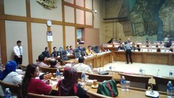 Saat DPR Interogasi Faisal Basri Soal Mafia Migas, Tiba-tiba Mati Lampu