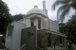 Al Qahhar, Masjid Modern Minimalis untuk Singgah di Padang