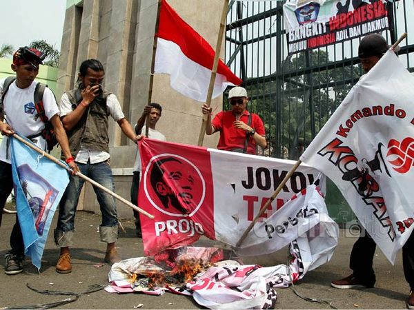 Demo Peringatan Harkitnas di Depan DPR