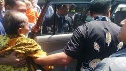 Annas Maamun Muntah di Ruang Sidang Saat Dengarkan Tuntutan JPU