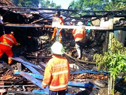 Api Lumat Puluhan Kios Onderdil Mobil di Pasar Jatayu