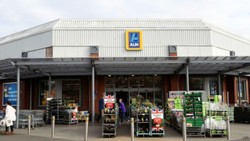 Jual Sosis Babi Halal, Supermarket Minta Maaf