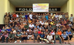 Ketika Ratusan Petani Puas Berdemo dan Berebut Foto Selfie dengan Kapolda Kalbar