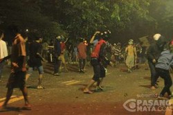 Polisi Gunakan Gas Air Mata untuk Bubarkan Tawuran di Klender