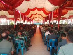 Panglima TNI Beri Solusi ke Istri Prajurit yang Tersedu Jarang Bertemu Suami