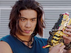 Mengintip Aksi Yoshi Sudarso di Power Rangers Dino Charge