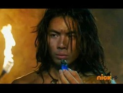 Yoshi Sudarso, Ranger Biru dan Manusia Gua di Power Rangers Dino Charge