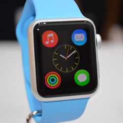 Penjualan Apple Watch Diprediksi Anjlok