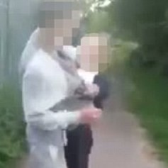 Heboh, Video Remaja Pria Dipukuli Gadis Tapi Diam Saja