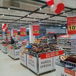 Pedagang Eceran Manfaatkan Program Diskon 10% di Carrefour