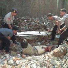 Tembok Hotel Setinggi Dua Meter Roboh, Dua Orang Tewas dan Satu Luka