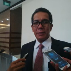 Pakai Jas Lengkap, Samsul Hidayat Siap Jalani Tes Calon Bos BEI di OJK