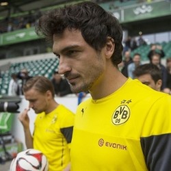 Hummels Dikabarkan Akan Tolak MU untuk Bertahan di Dortmund