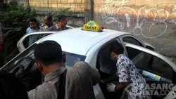 Sopir Taksi Express yang Meninggal di Rawamangun Diduga Kehabisan Oksigen