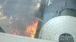 Kebakaran Rumah di Samping Gedung Office 8 Jl Senopati Bisa Dipadamkan