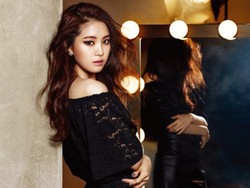 Naeun A Pink Makin Seksi dan Dewasa di Sesi Foto Majalah