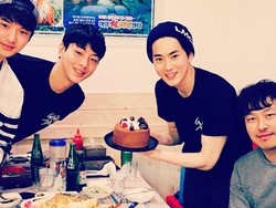 Suho EXO Rayakan Ulang Tahun di Lokasi Syuting Glory Day