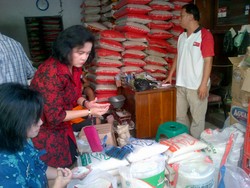 Razia Beras Campur Plastik, Disperindag Semarang Malah Temukan Penjual Raskin
