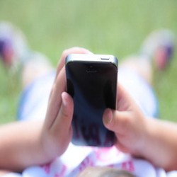 Tips Sederhana Membuat Layar Ponsel Kembali Mulus