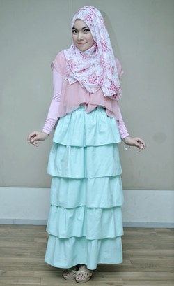 Laili Meutia, Si Cantik Alumni Hijab Hunt 2013 yang Sukses Jadi Penyanyi