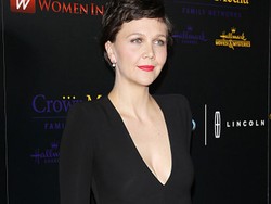 Berusia 37, Maggie Gyllenhaal Dinilai Terlalu Tua untuk Pria 55 Tahun
