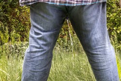 Studi Sebut Salah Satu Manfaat Urine Adalah untuk Perbaiki Kualitas Bunga