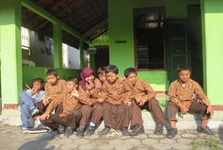 Salut! Anak Berkebutuhan Khusus di Sini Bisa Dilatih Jadi Dokter Cilik