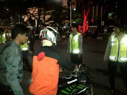 Polisi Blokir Jalan Pahlawan Semarang, Pembalap Liar Kabur Tinggalkan Motor
