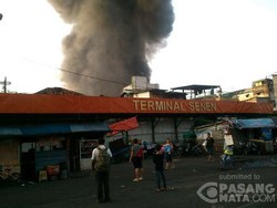 Rumah di Samping Terminal Senen Terbakar, 22 Unit Pemadam Dikerahkan