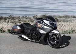 Ini Motor Turing Anyar BMW Pesaing Honda Goldwing