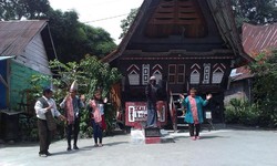 Ke Danau Toba, Jangan Lupa Lihat Boneka Sigale-gale